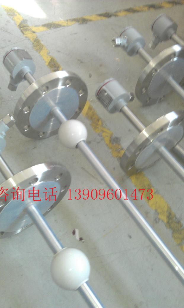 ���cС�͸���Һλ�_�P(gu��n)